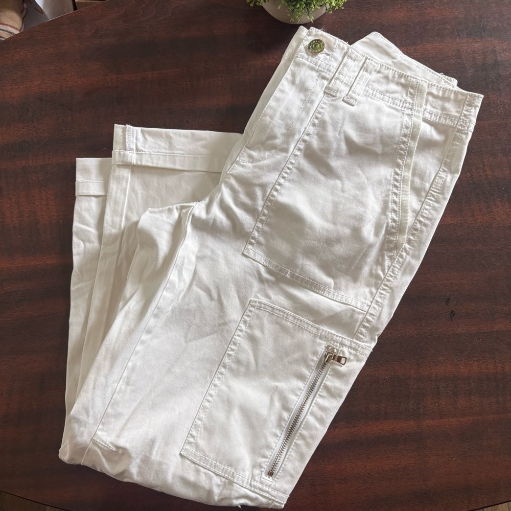 White House Black Market Ivory Slim Crop Pants
